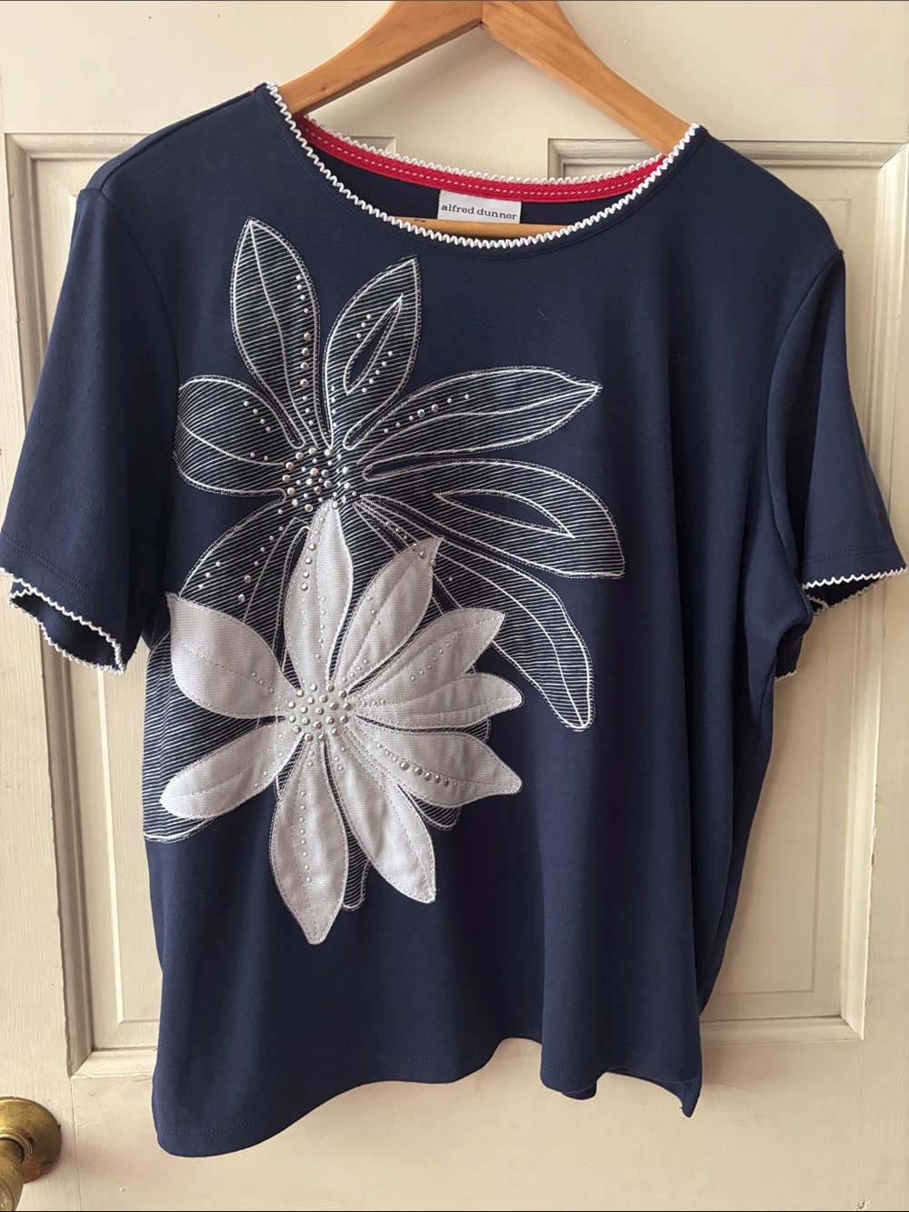 Alfred Dunner Navy Short Sleeve Top with White Floral Applique